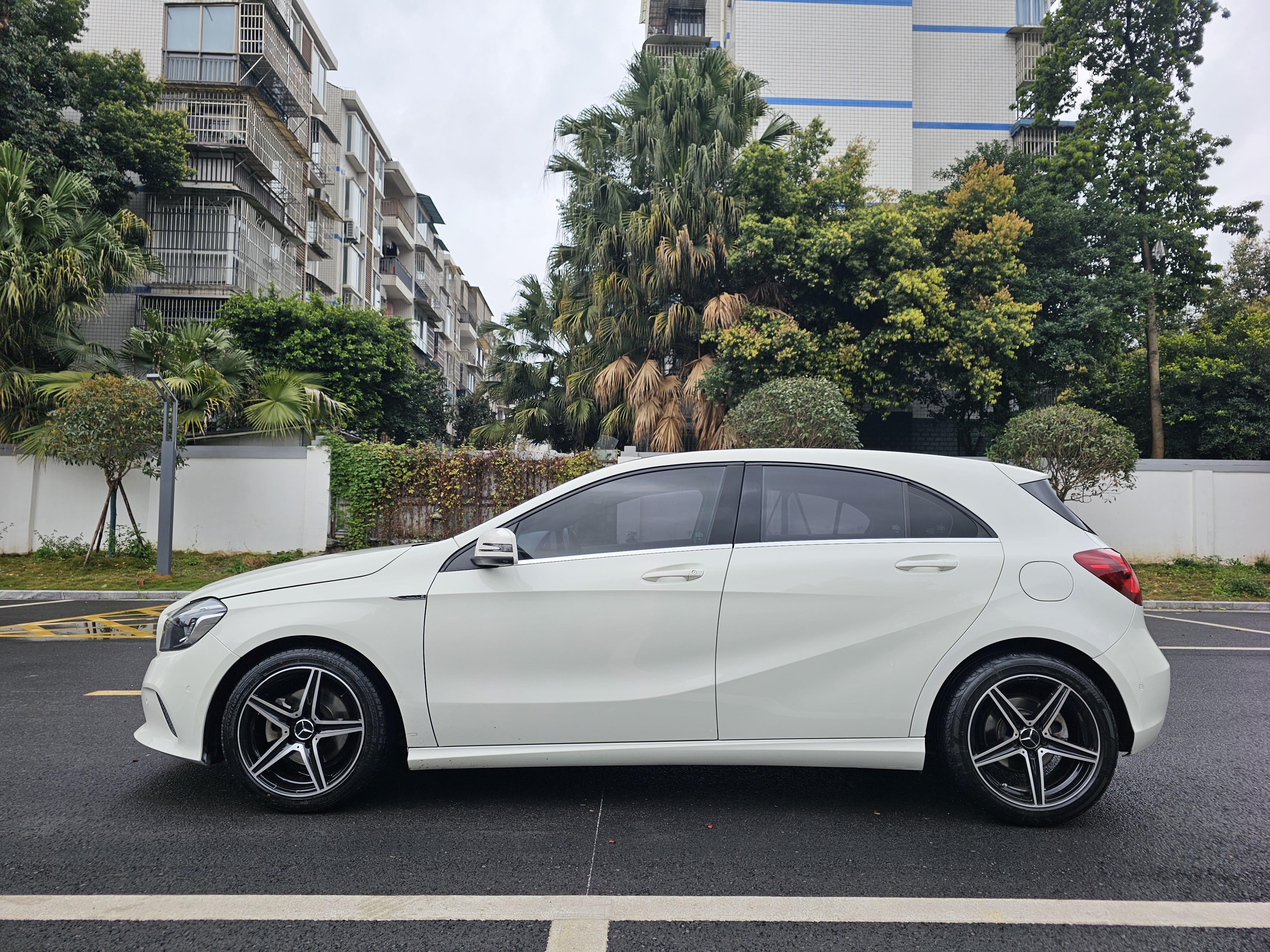 Mercedes-Benz A-Class 2018 thumb 10