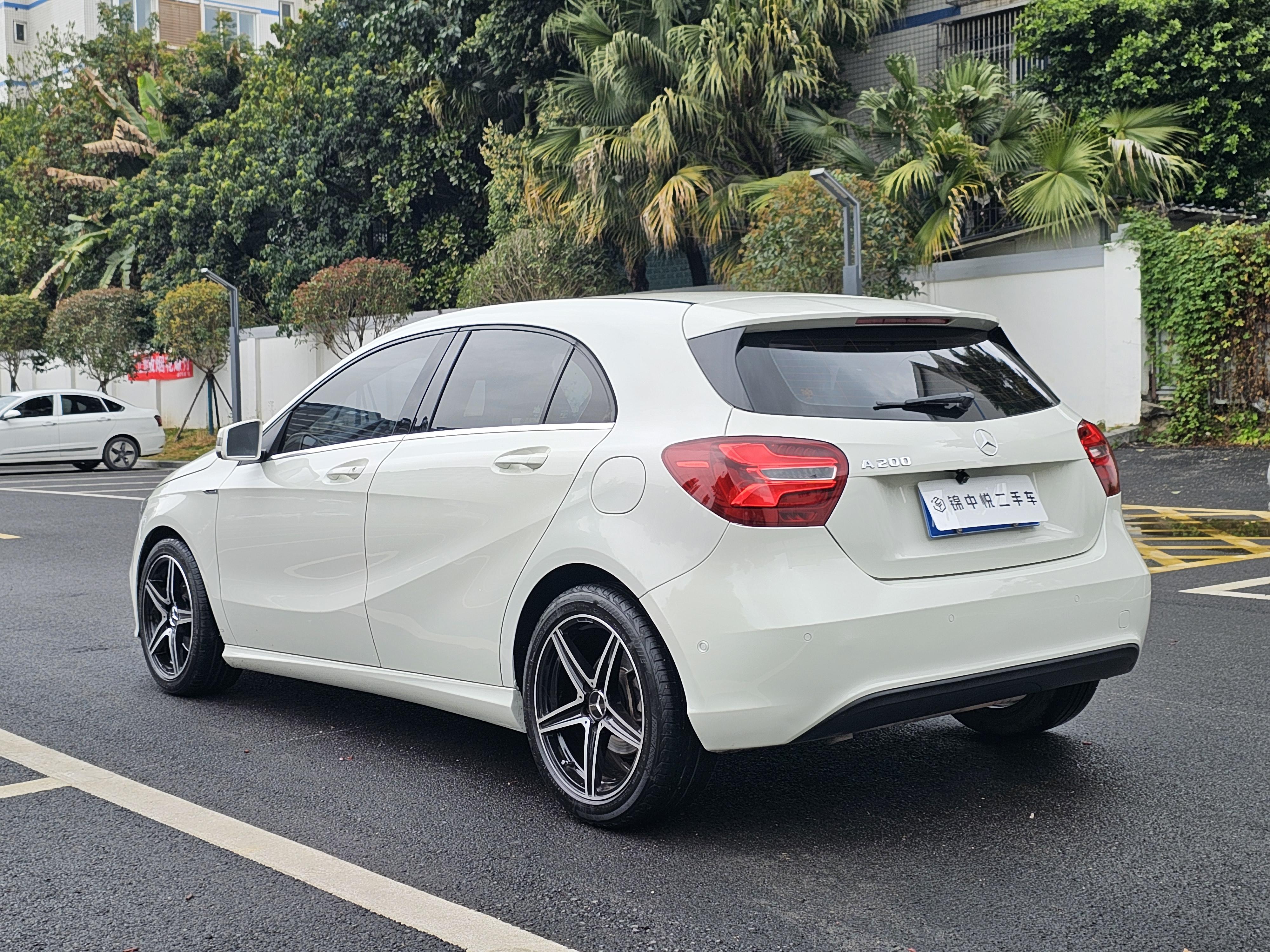 Mercedes-Benz A-Class 2018 thumb 11