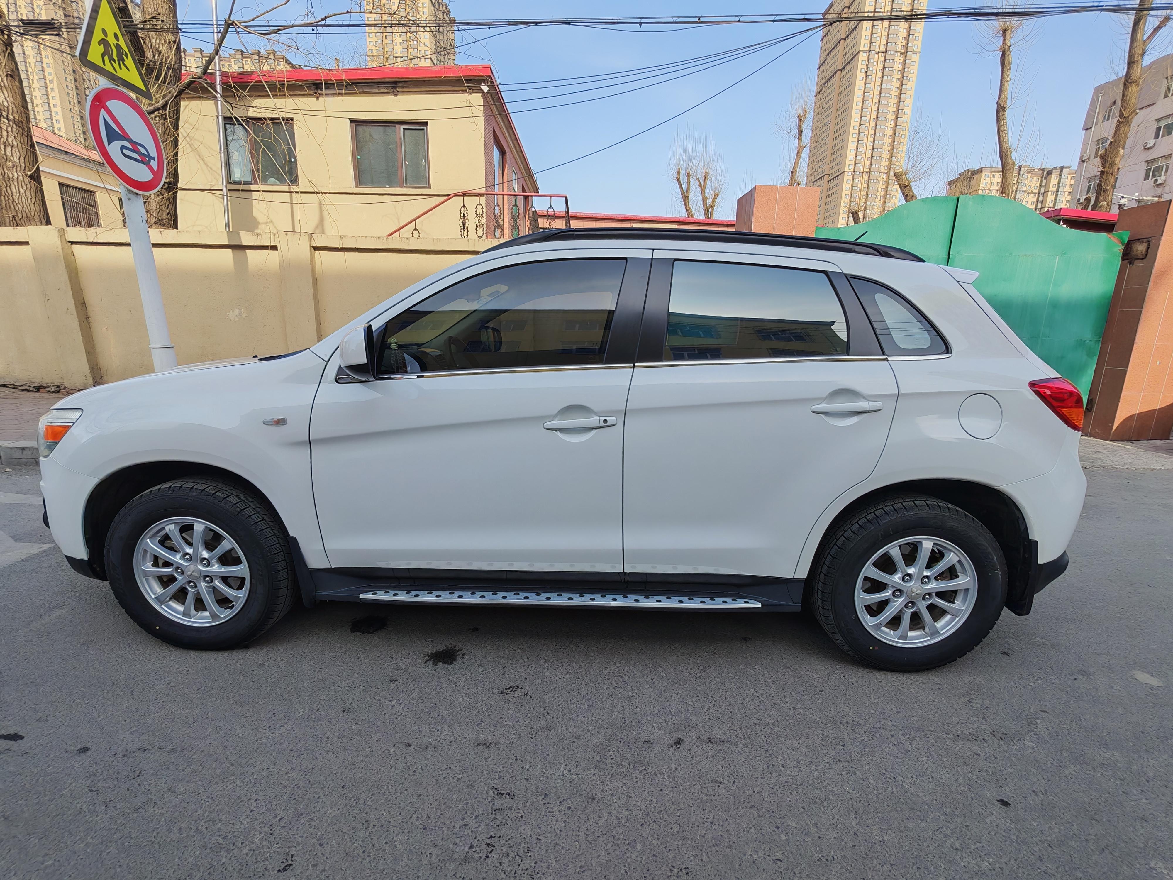 Mitsubishi ASX 2015 thumb 2