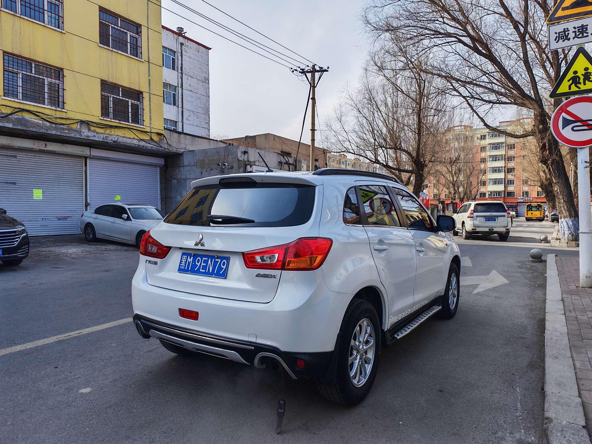 Mitsubishi ASX 2015 thumb 5