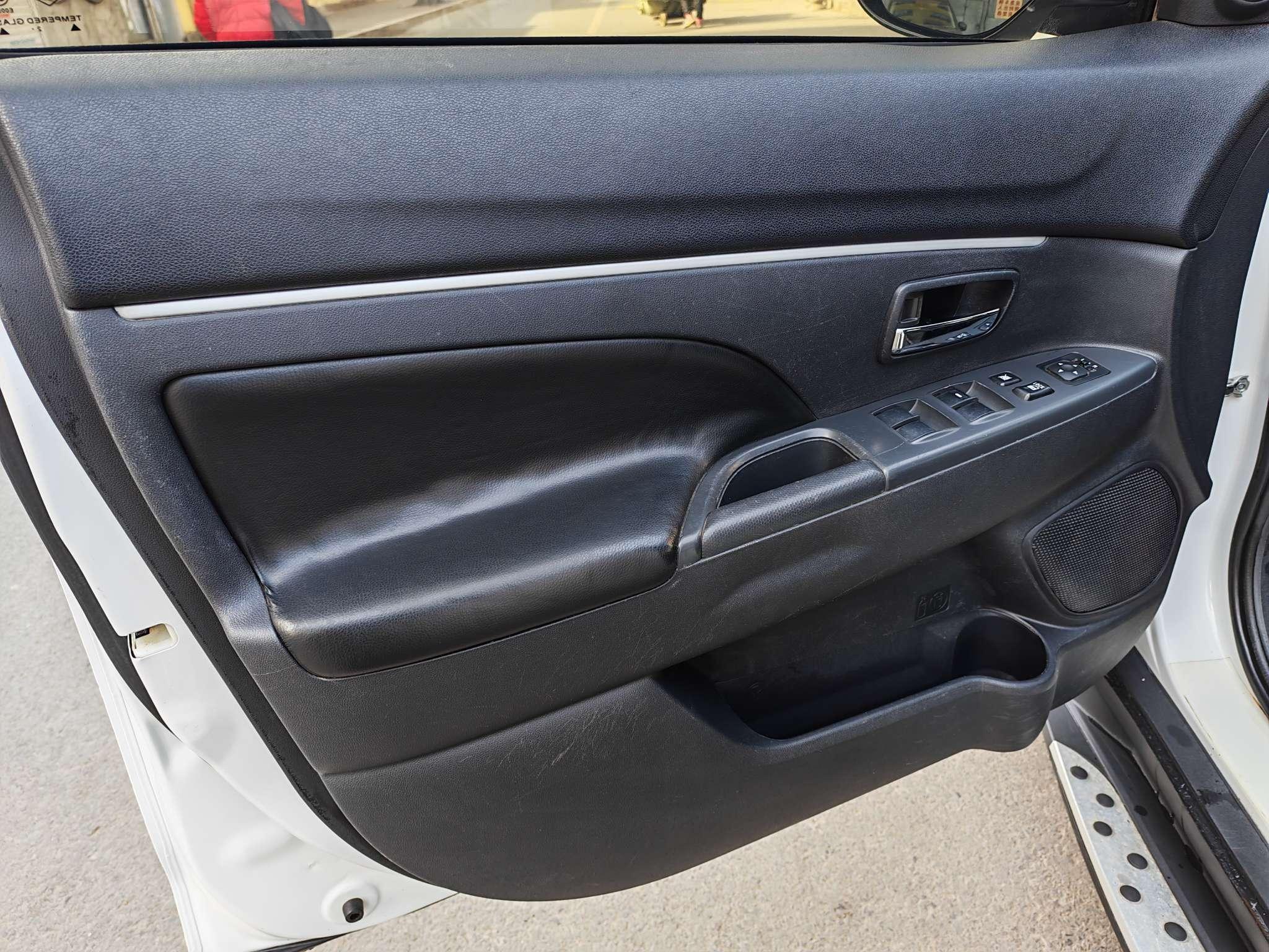 Mitsubishi ASX 2015 thumb 8