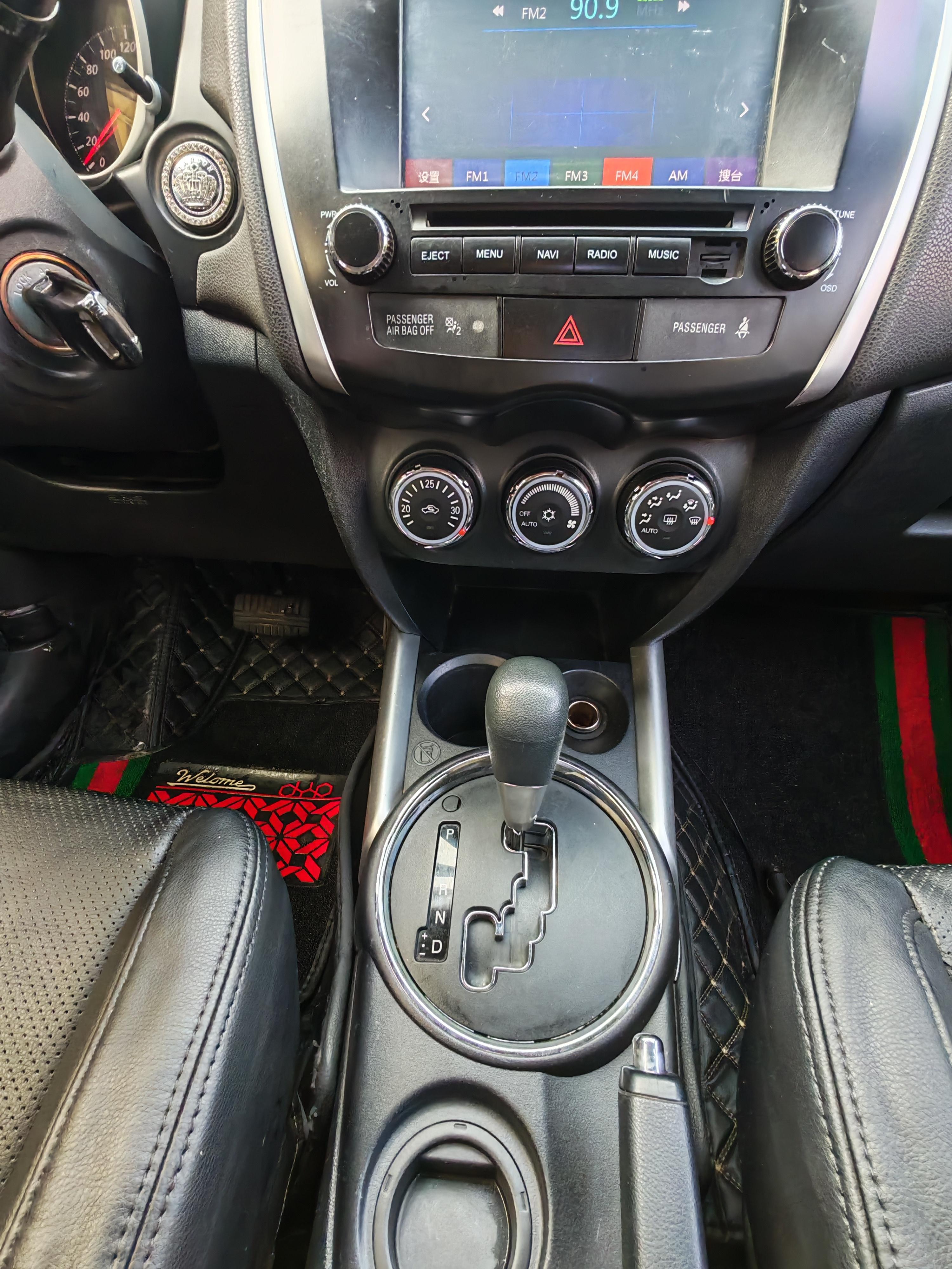 Mitsubishi ASX 2015 thumb 12