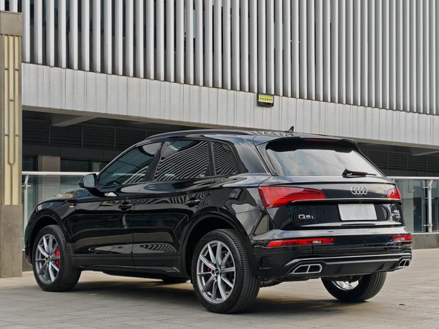Audi Q5 2024 thumb 3