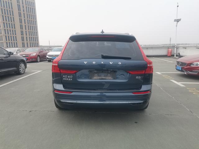 Volvo XC60 2023 thumb 2