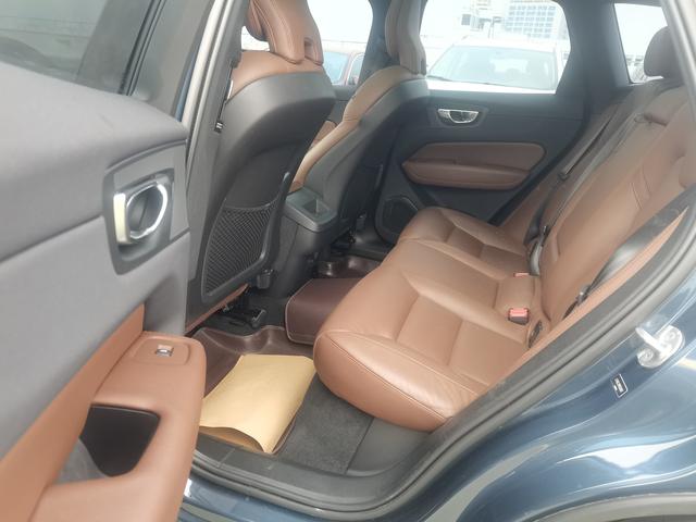 Volvo XC60 2023 thumb 5