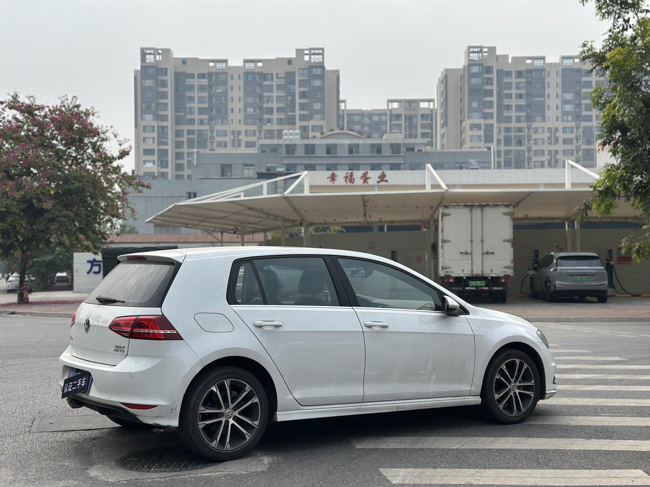 Volkswagen Golf 2017 thumb 4