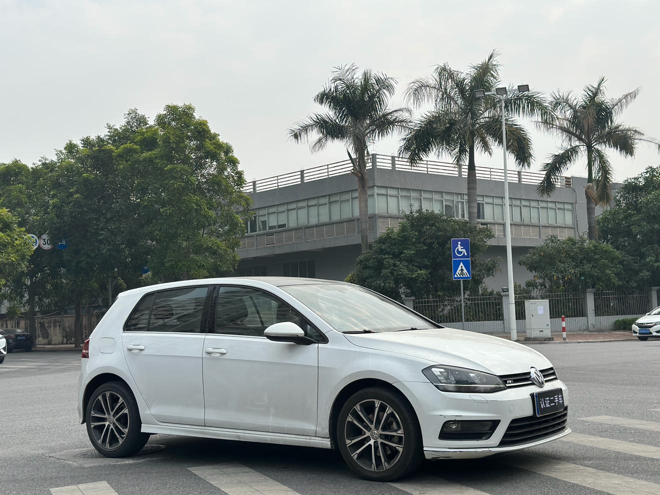 Volkswagen Golf 2017 thumb 10