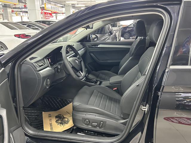 Skoda Superb 2024 thumb 7