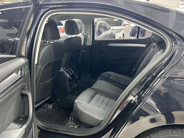Skoda Superb 2024 thumb 8