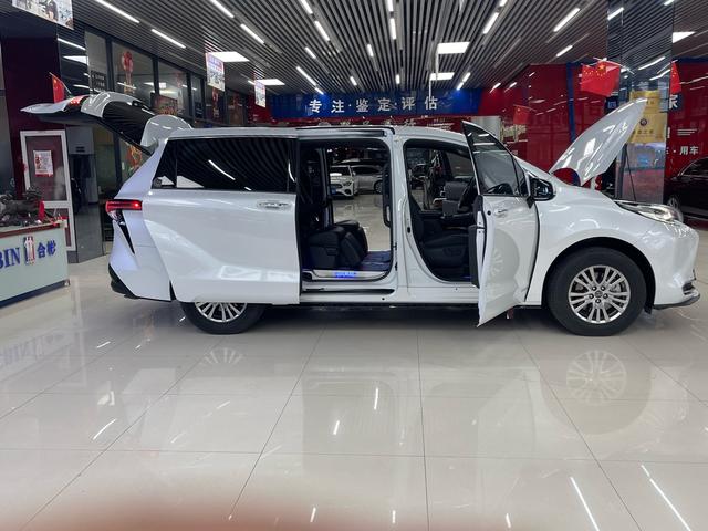 Toyota Sienna 2021 thumb 11