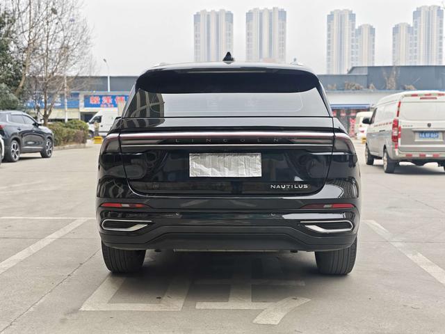 Lincoln Navigator 2023 thumb 6