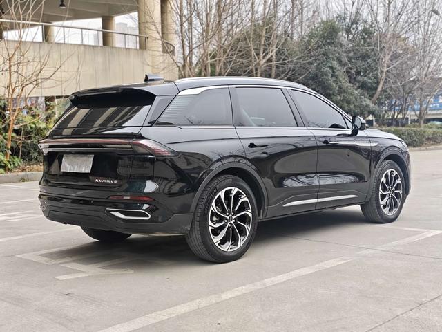 Lincoln Navigator 2023 thumb 7