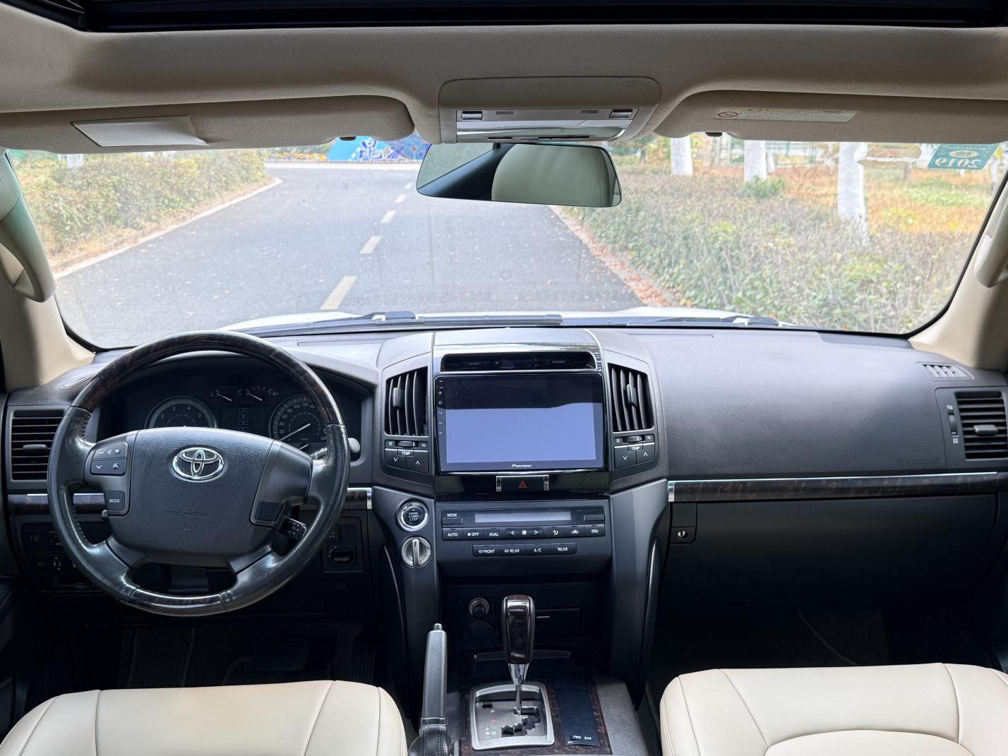 Toyota Land Cruiser 2013 thumb 11