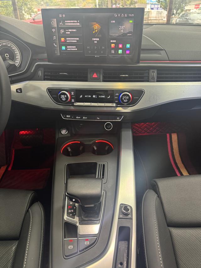 Audi A4 2020 thumb 6