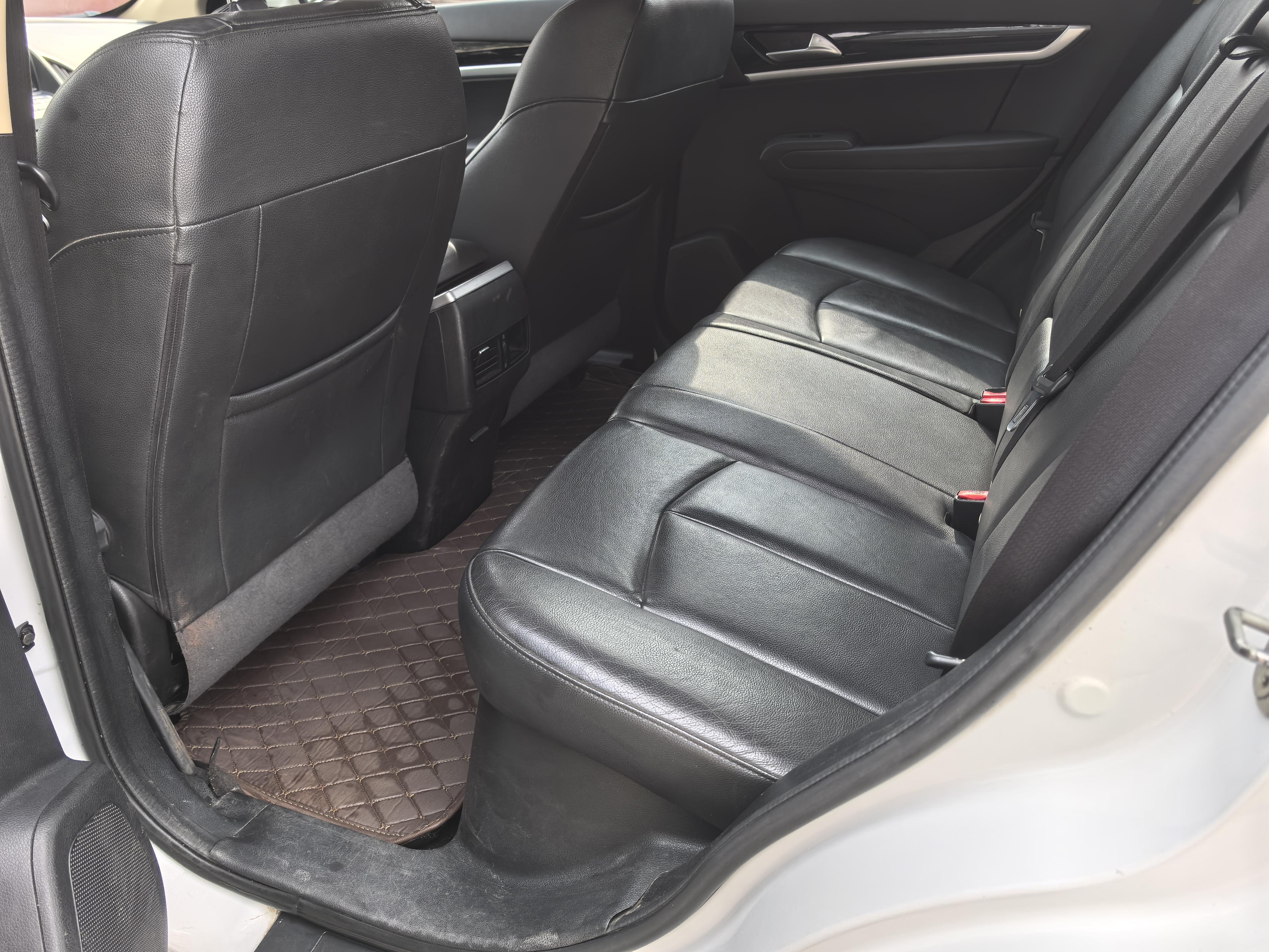 Dongfeng Aeolus AX7 2015 thumb 7