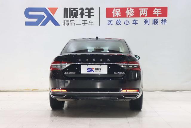 Skoda Superb 2024 thumb 2