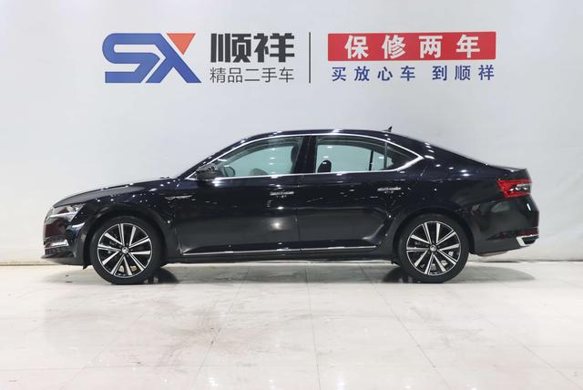 Skoda Superb 2024 thumb 3