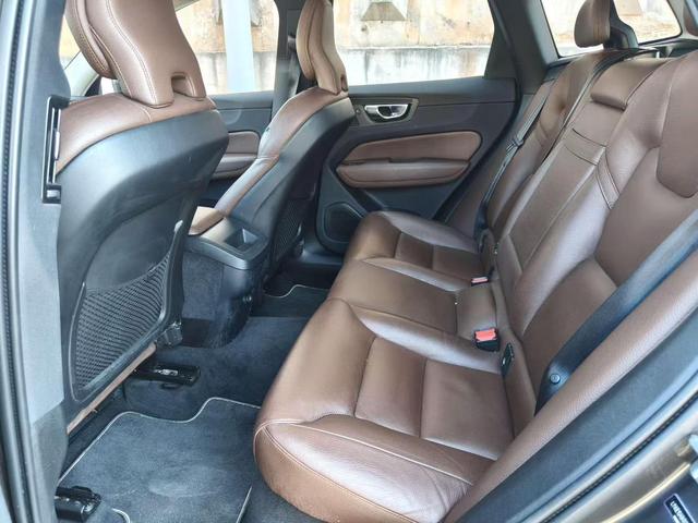Volvo XC60 2019 thumb 6