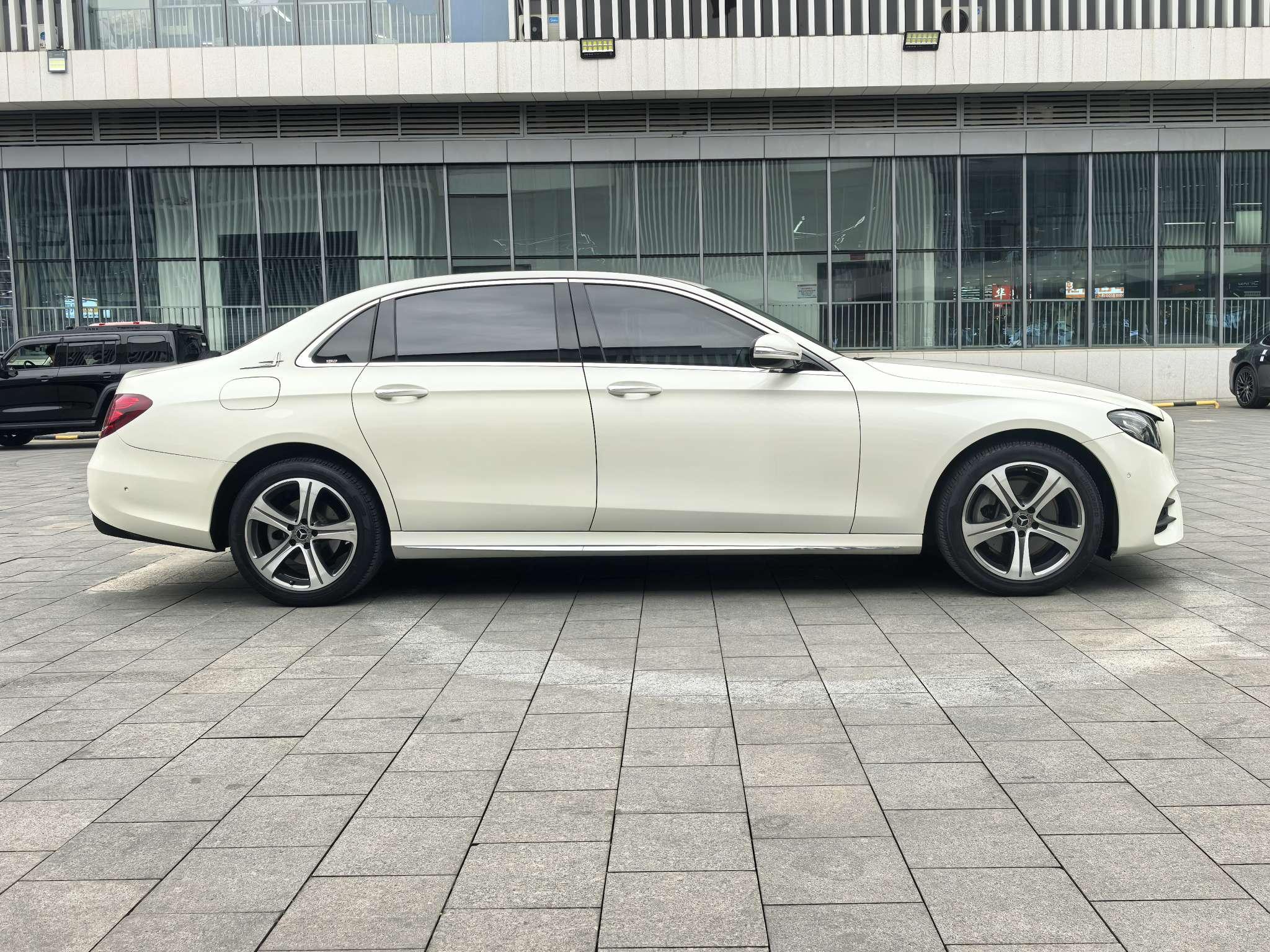 Mercedes-Benz E-Class 2018 thumb 4