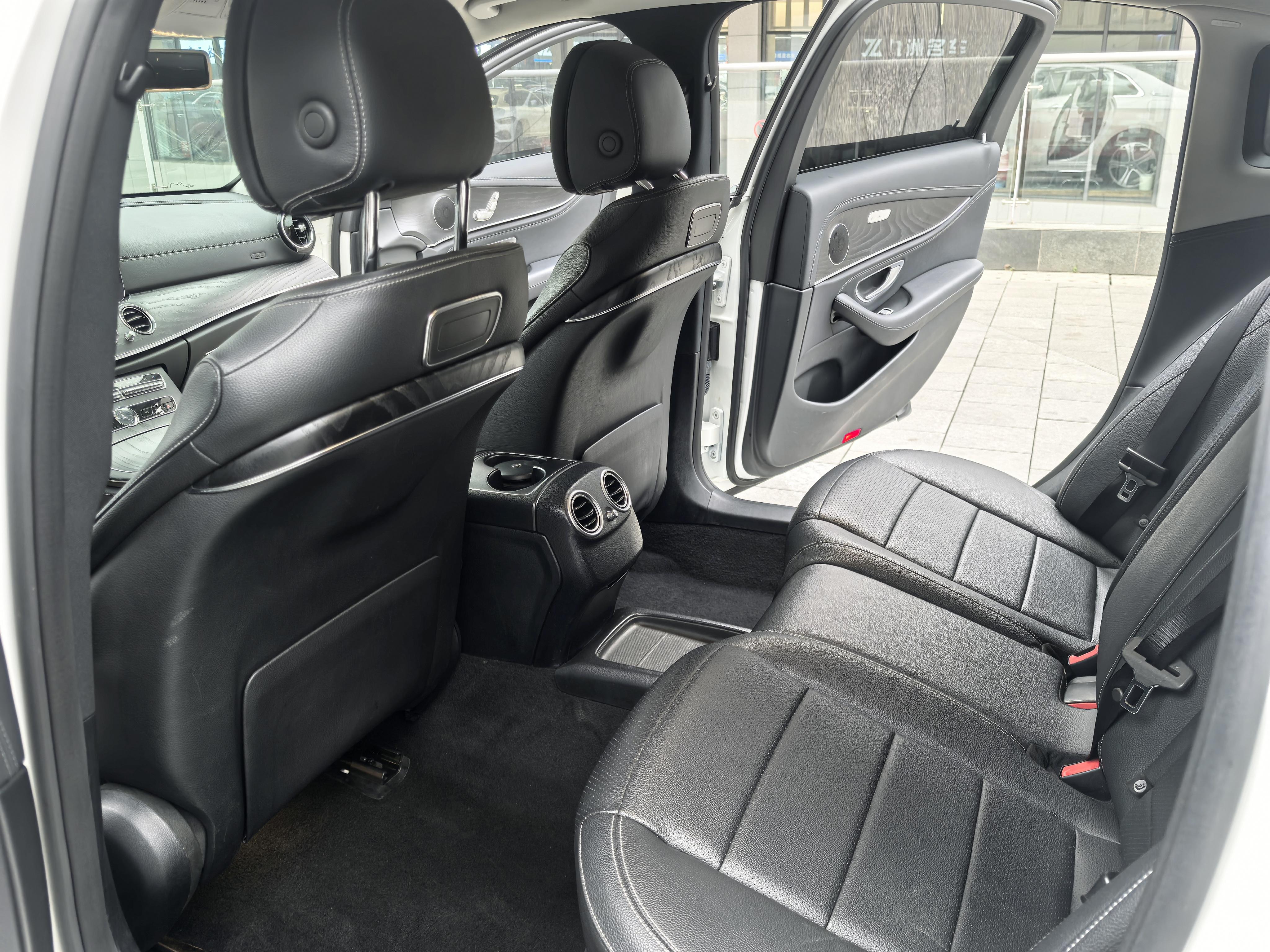 Mercedes-Benz E-Class 2018 thumb 10