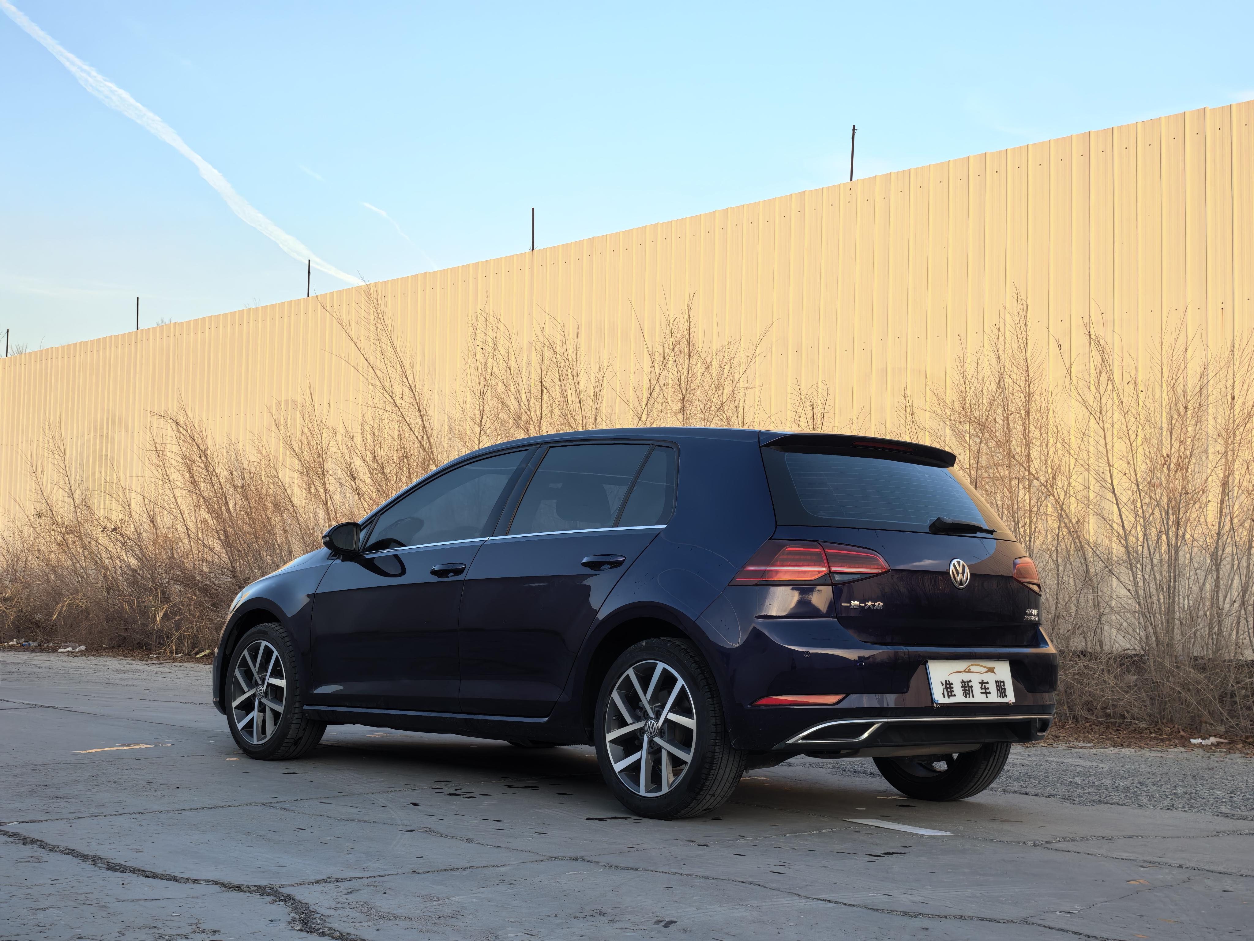 Volkswagen Golf 2018 thumb 2