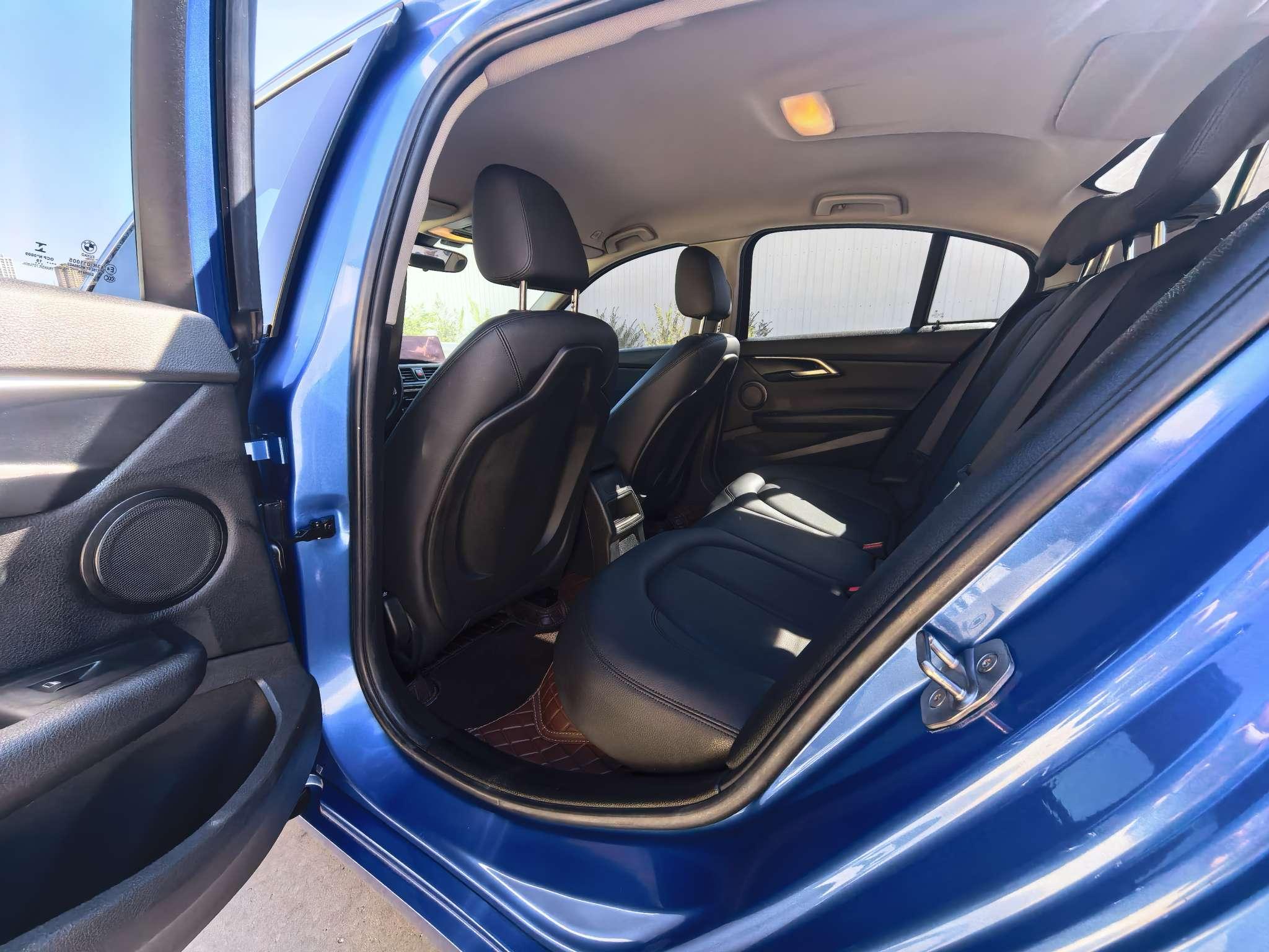 BMW 1 серии 2019 thumb 8