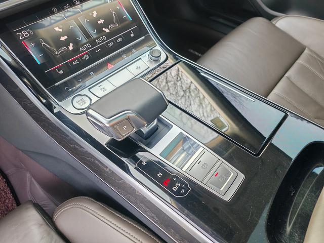 Audi A8 2019 thumb 6