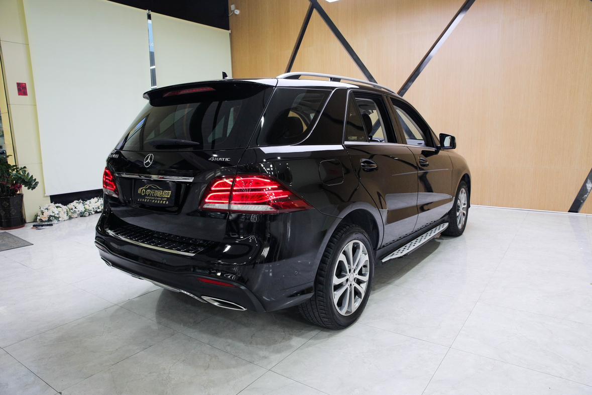 Mercedes-Benz GLE 2017 thumb 4