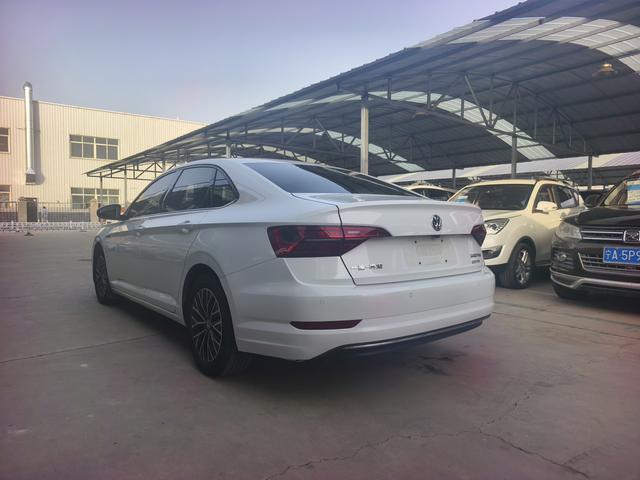 Volkswagen Sagitar 2020 thumb 2