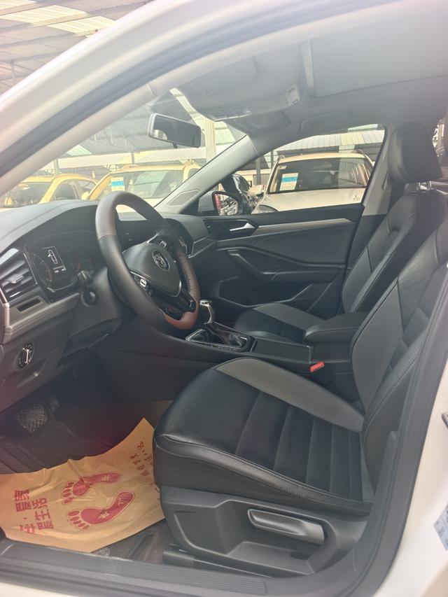 Volkswagen Sagitar 2020 thumb 4