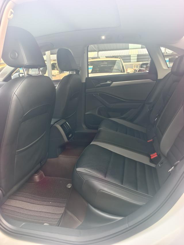 Volkswagen Sagitar 2020 thumb 5