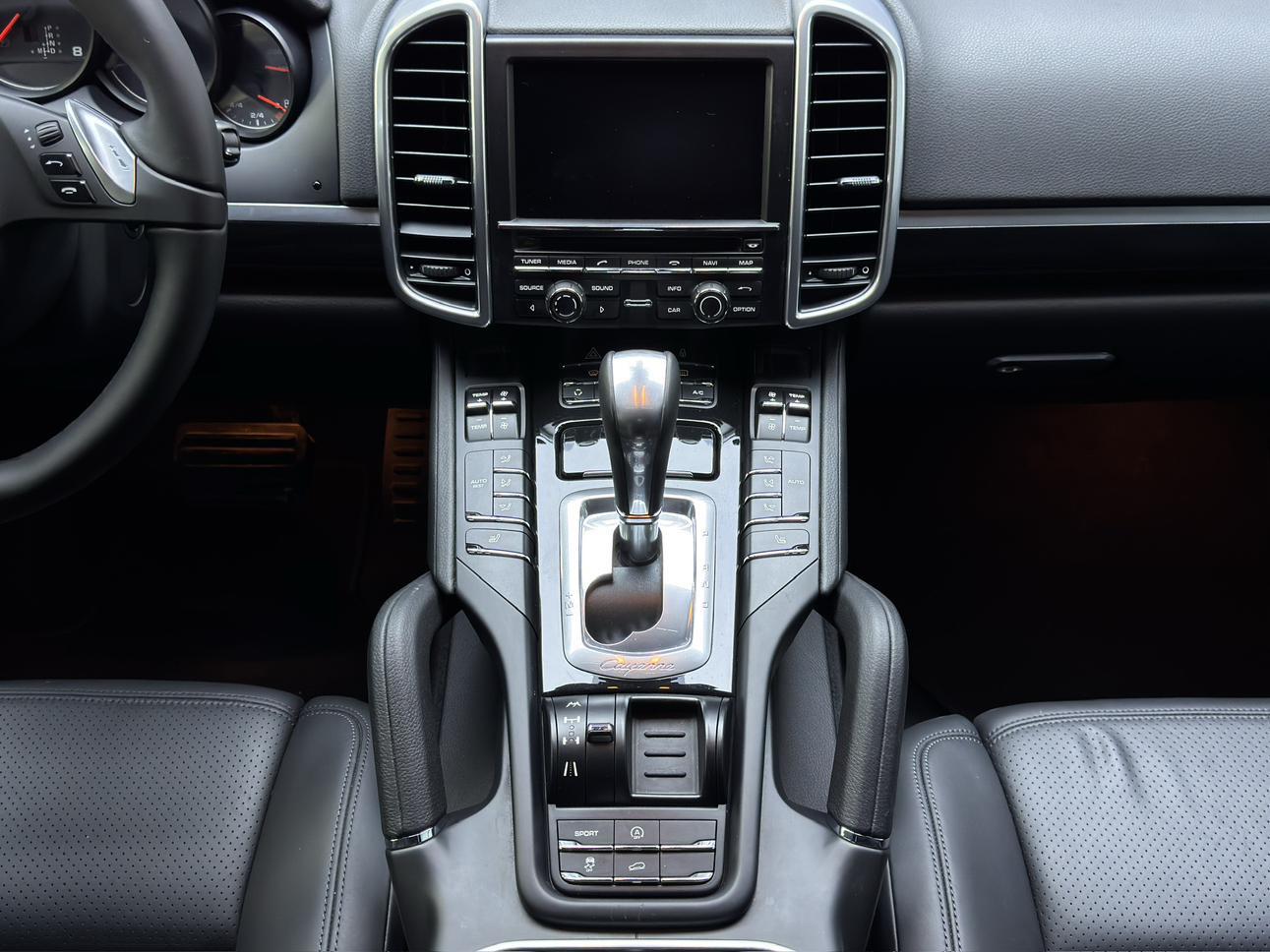 Porsche Cayenne 2014 thumb 10
