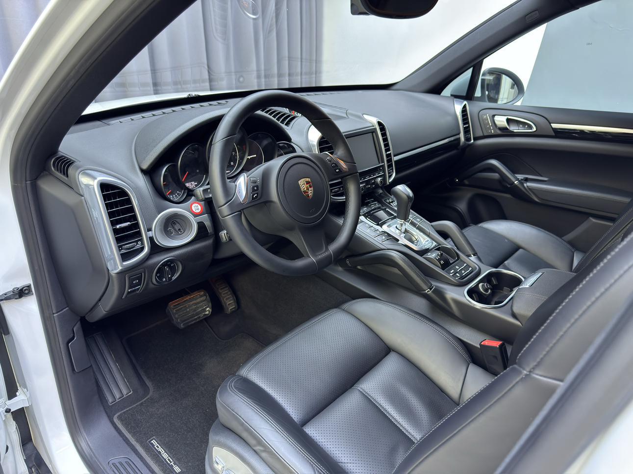 Porsche Cayenne 2014 thumb 11