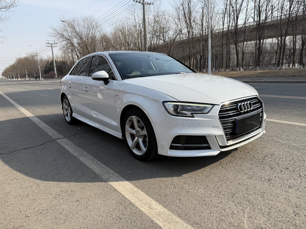 Audi A3 2018 thumb 10