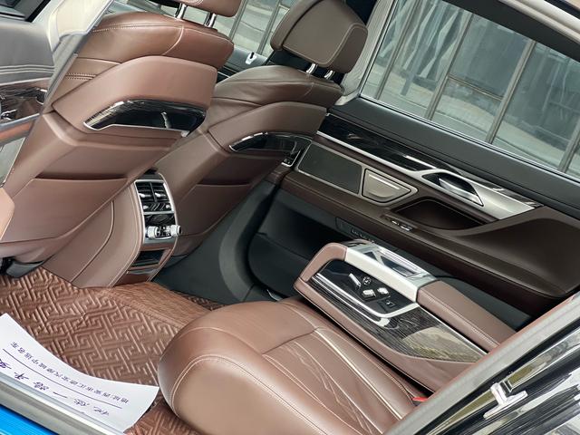BMW 7 серии 2019 thumb 2