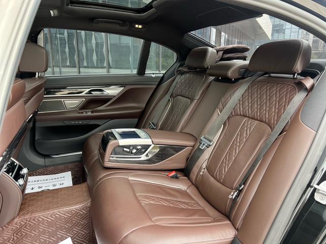 BMW 7 серии 2019 thumb 3