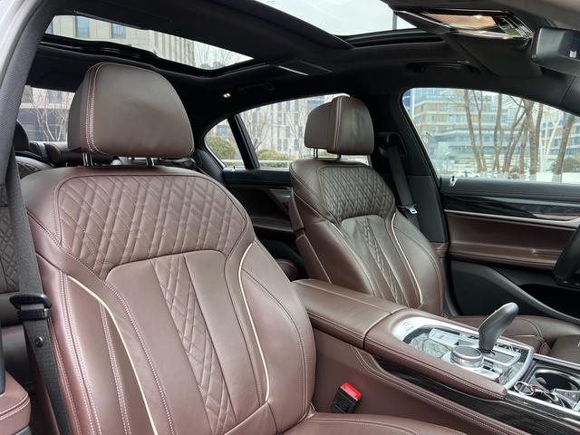 BMW 7 серии 2019 thumb 8