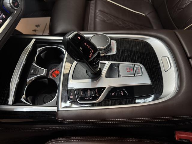 BMW 7 серии 2019 thumb 12