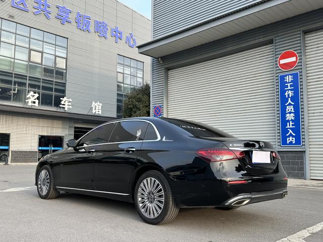 Mercedes-Benz E-Class 2023 thumb 2