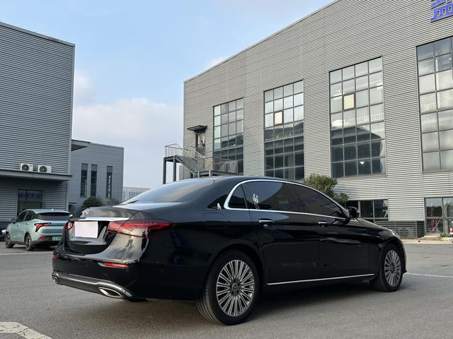 Mercedes-Benz E-Class 2023 thumb 3