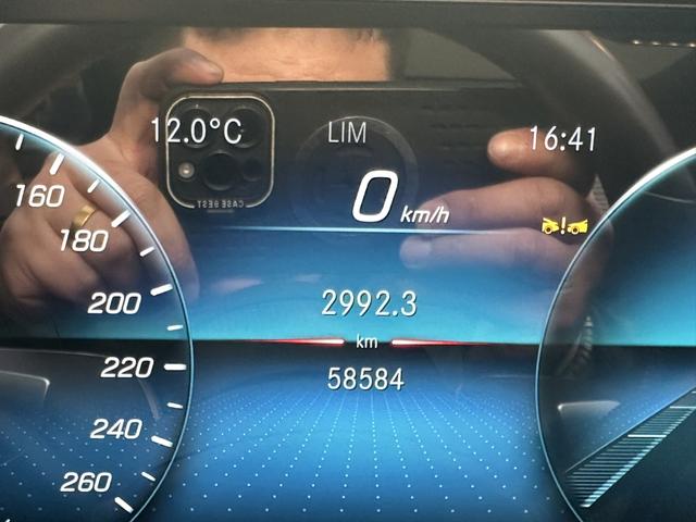 Mercedes-Benz E-Class 2023 thumb 8