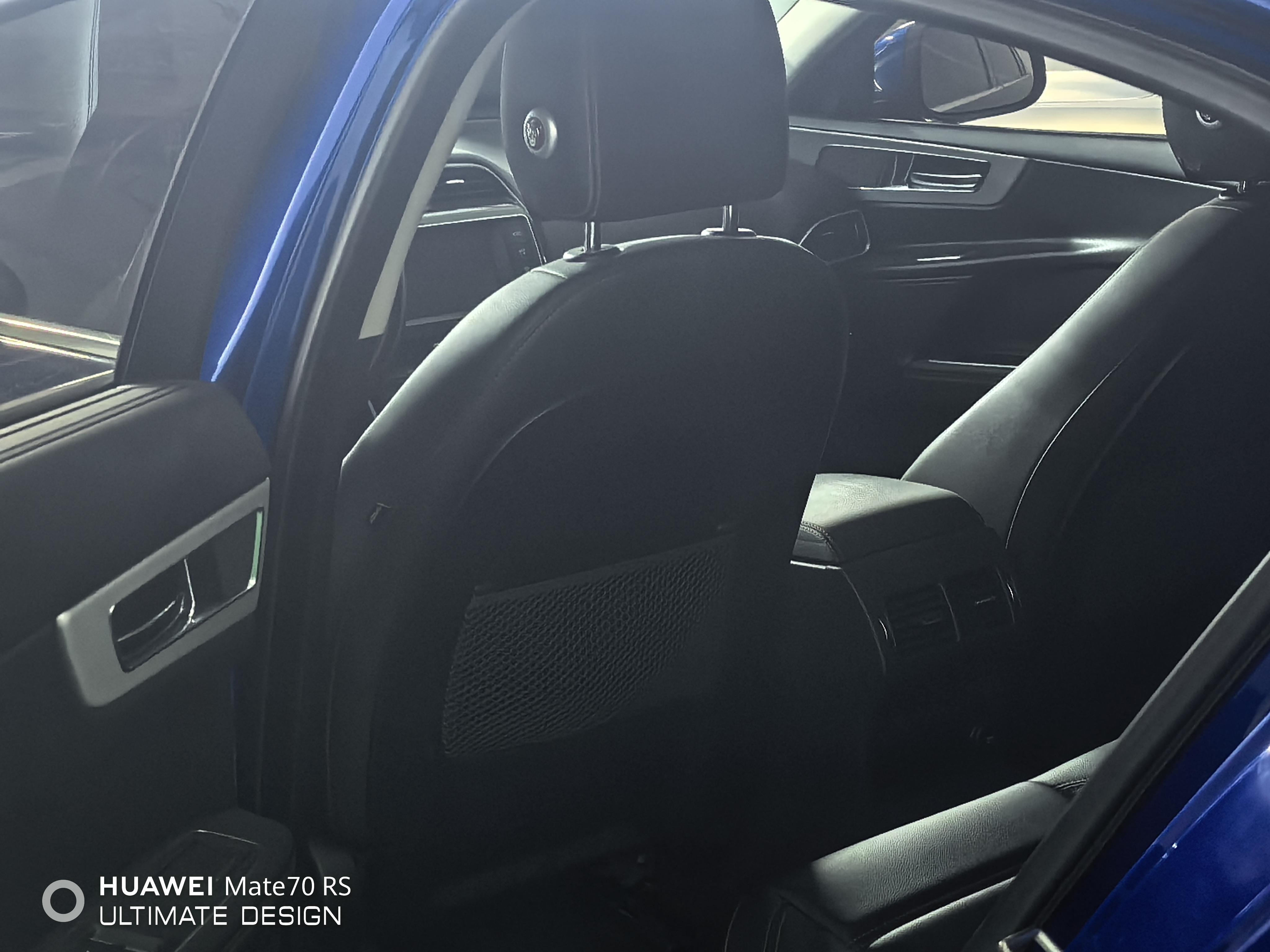 Jaguar XE 2018 thumb 3