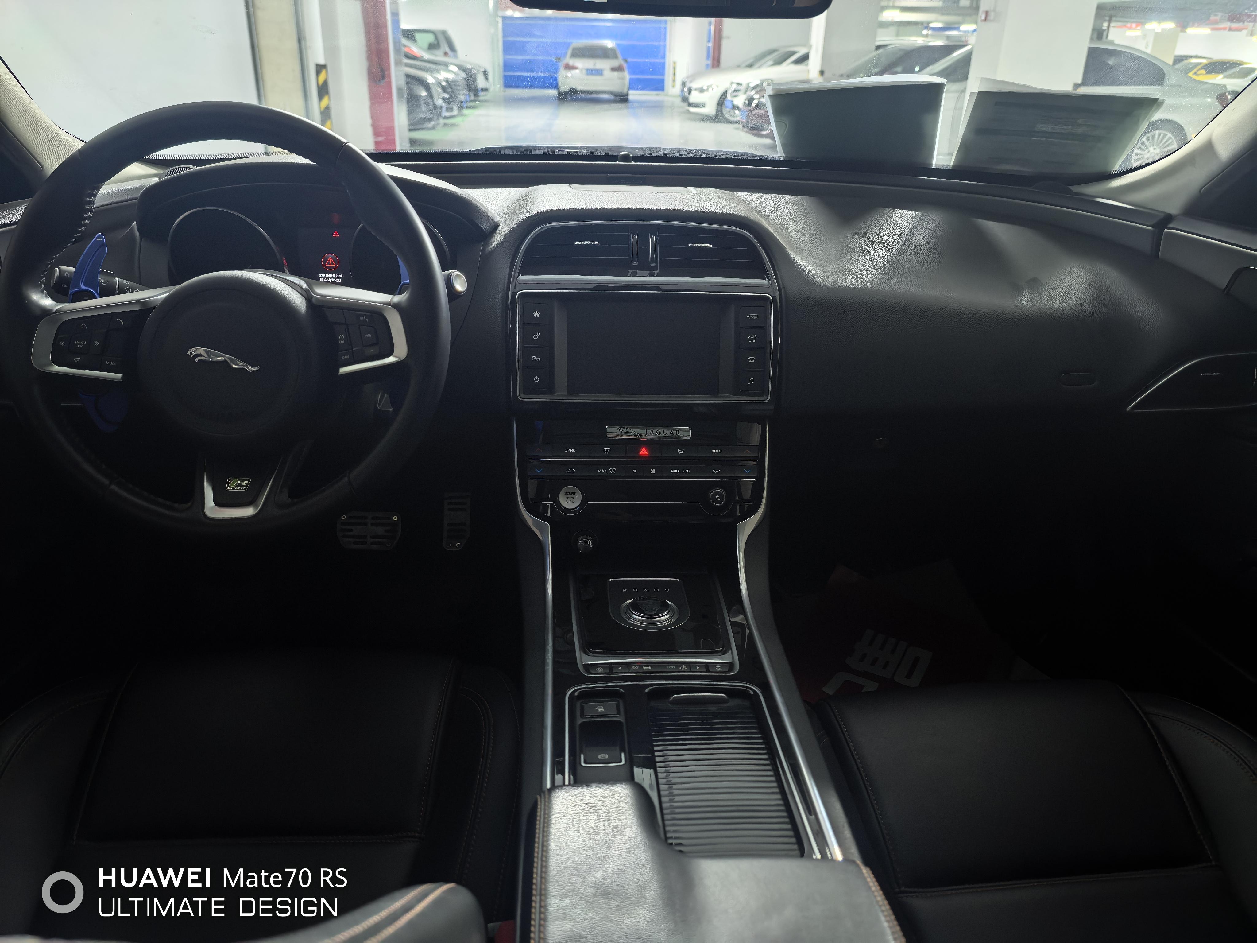 Jaguar XE 2018 thumb 4