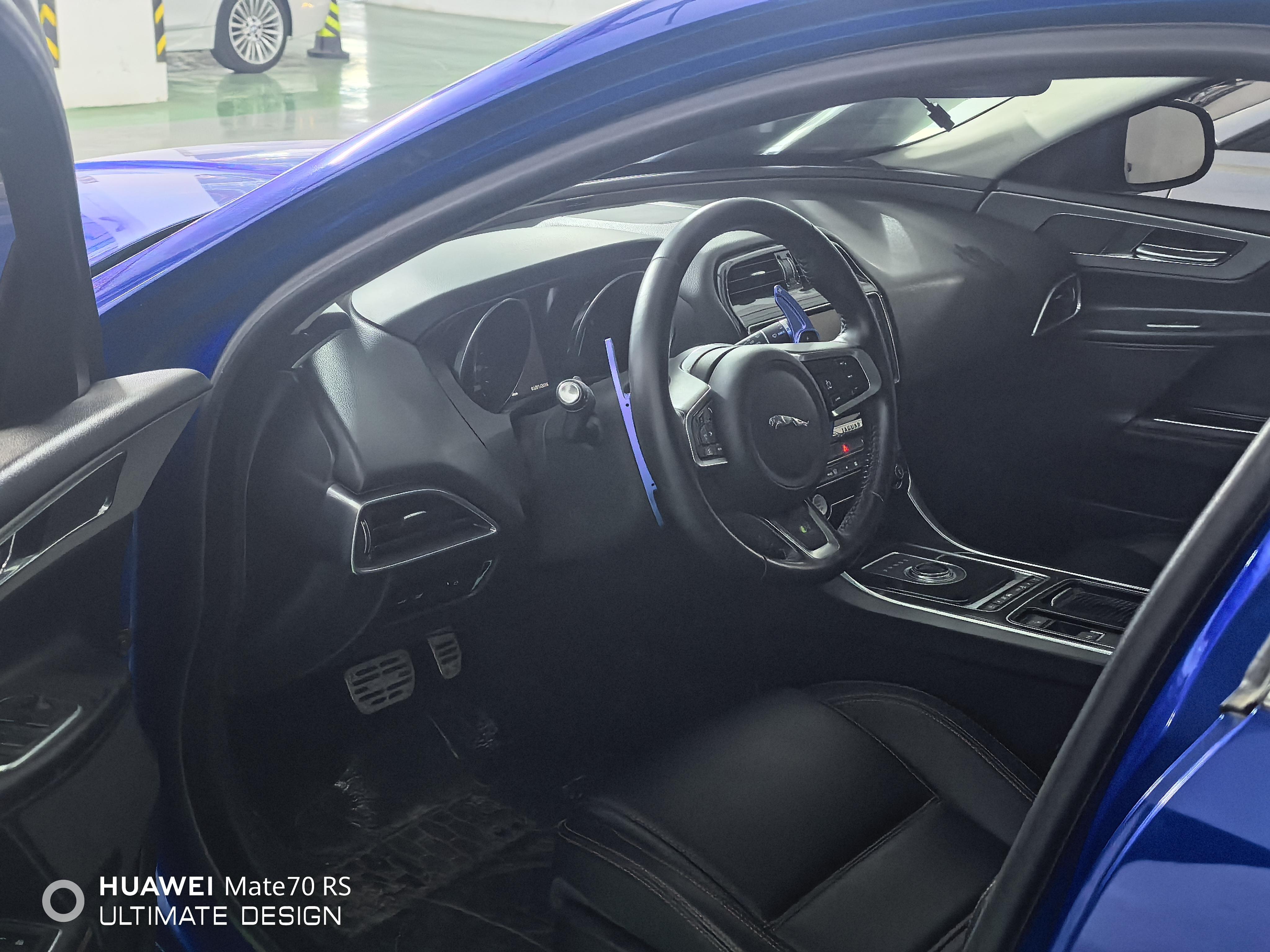 Jaguar XE 2018 thumb 6