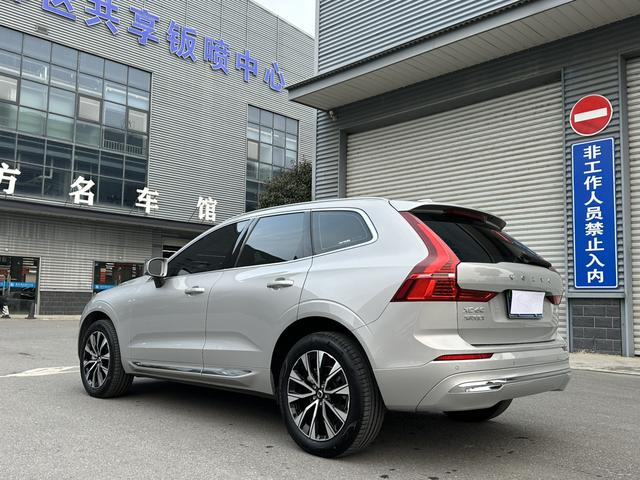 Volvo XC60 2024 thumb 2