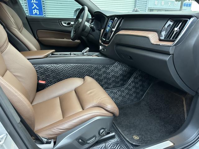 Volvo XC60 2024 thumb 7