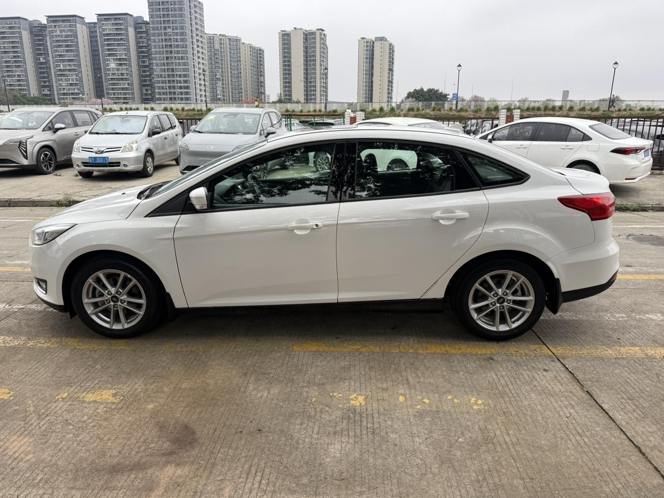 Ford Focus ST 2016 thumb 2