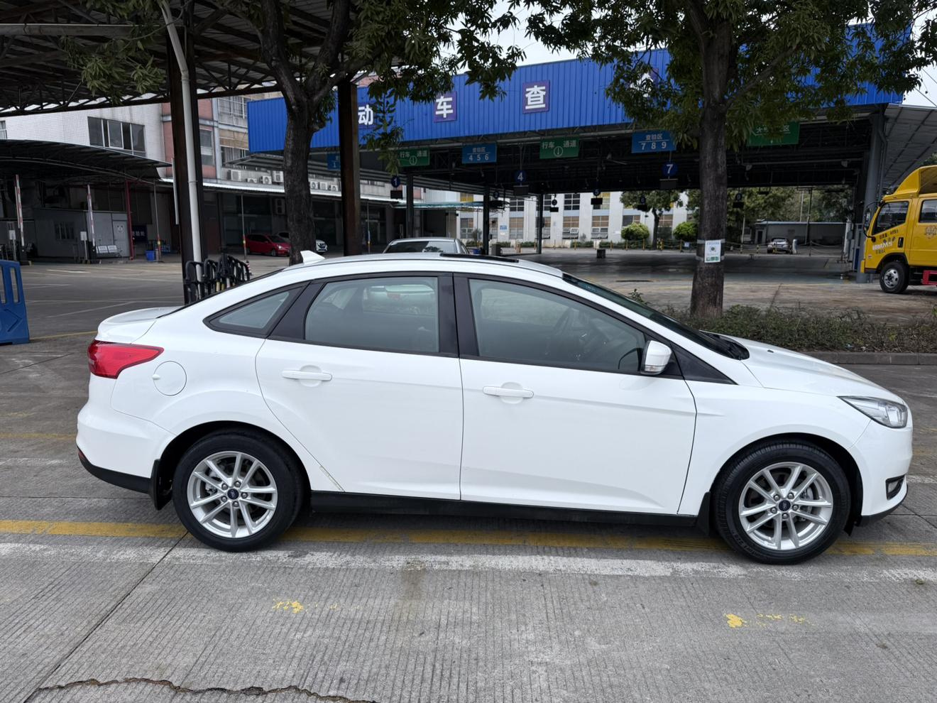 Ford Focus ST 2016 thumb 6