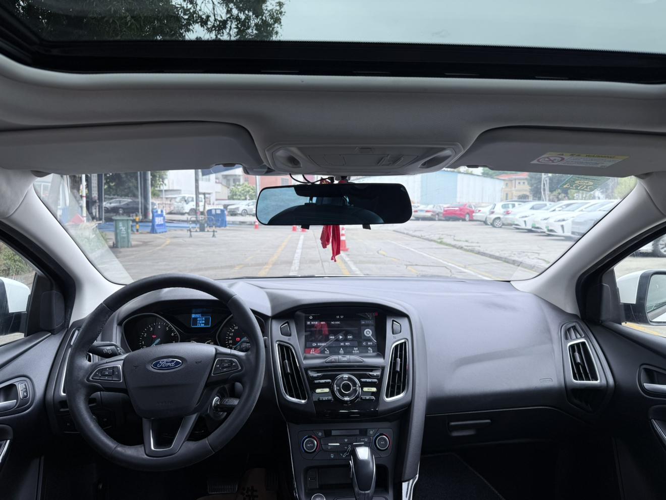 Ford Focus ST 2016 thumb 12