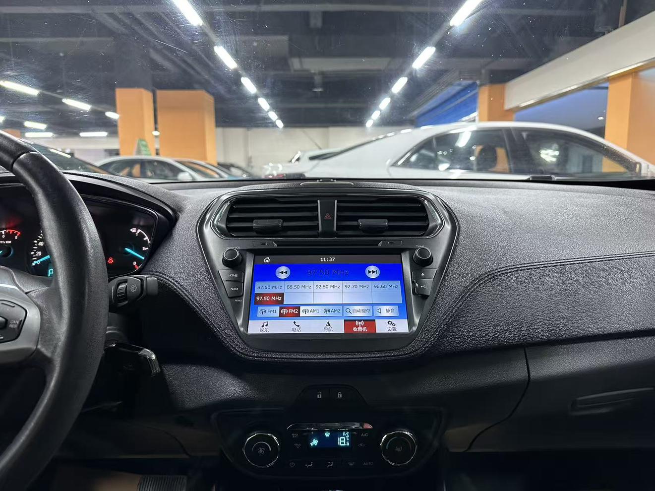 Ford Focus 2017 thumb 10